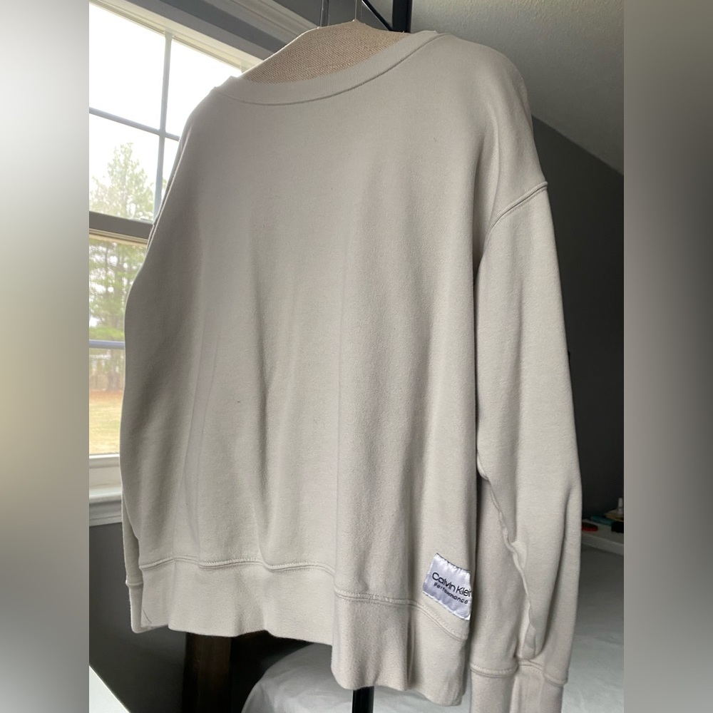 Calvin Klein Performance Pullover Size Large. - Picture 7 of 11